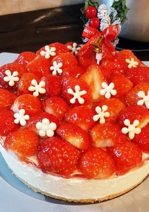 混ぜていくだけ！イチゴのレアチーズケーキ-レシピのメイン写真