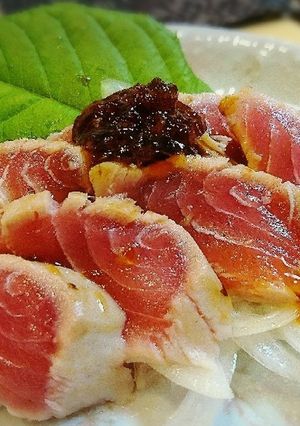 鮪の希少部位！頭身(ハチの身)でタタキ風-レシピのメイン写真