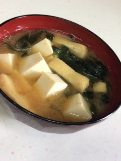 簡単!基本のお味噌汁〜豆腐と油揚げ〜-レシピのメイン写真