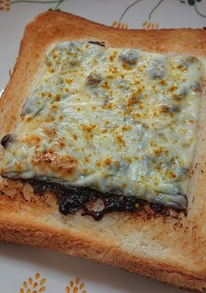 カレーが香る☆プルーン&チーズトースト-レシピのメイン写真
