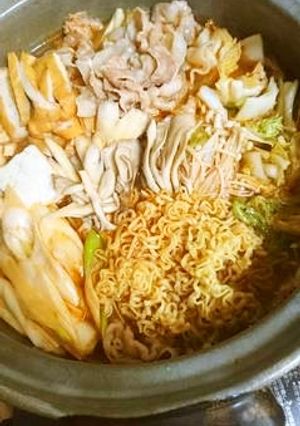 ラーメンで〆るキムチ鍋-レシピのメイン写真