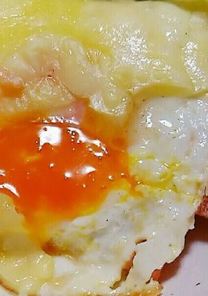 旨❤トマトと半熟目玉焼きのマヨチーズ焼き-レシピのメイン写真