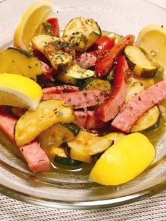ズッキーニとソーセージのマリネレモン風味-レシピのメイン写真