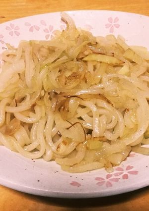 玉ねぎの焼きうどん シャンタン風味-レシピのメイン写真