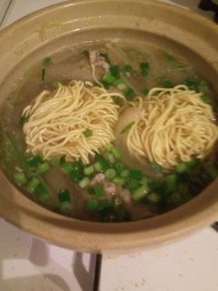 一人鍋 鍋用ラーメンを入れて中華風-レシピのメイン写真