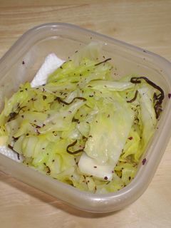 キャベツの塩昆布とゆかり和え-レシピのメイン写真