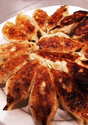 インスタ映え❤餃子の焼き方-レシピのメイン写真