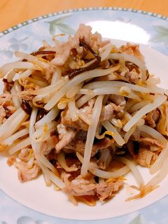 簡単!豚こまともやしの塩昆布炒め-レシピのメイン写真