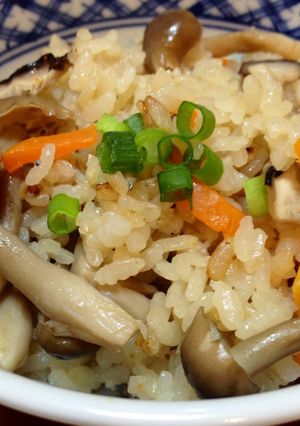 やさしいお味☆きのことしらすのかやくご飯-レシピのメイン写真