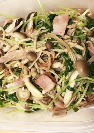 豆苗とキノコのバター炒め-レシピのメイン写真