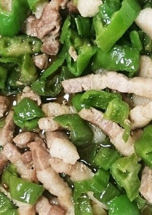 三元豚のバラ肉でチンジャオロース風-レシピのメイン写真