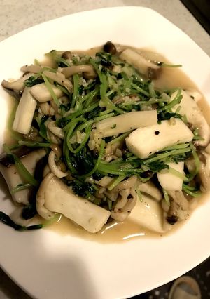 洋 副菜 豆苗とキノコのペペロンチーノ-レシピのメイン写真
