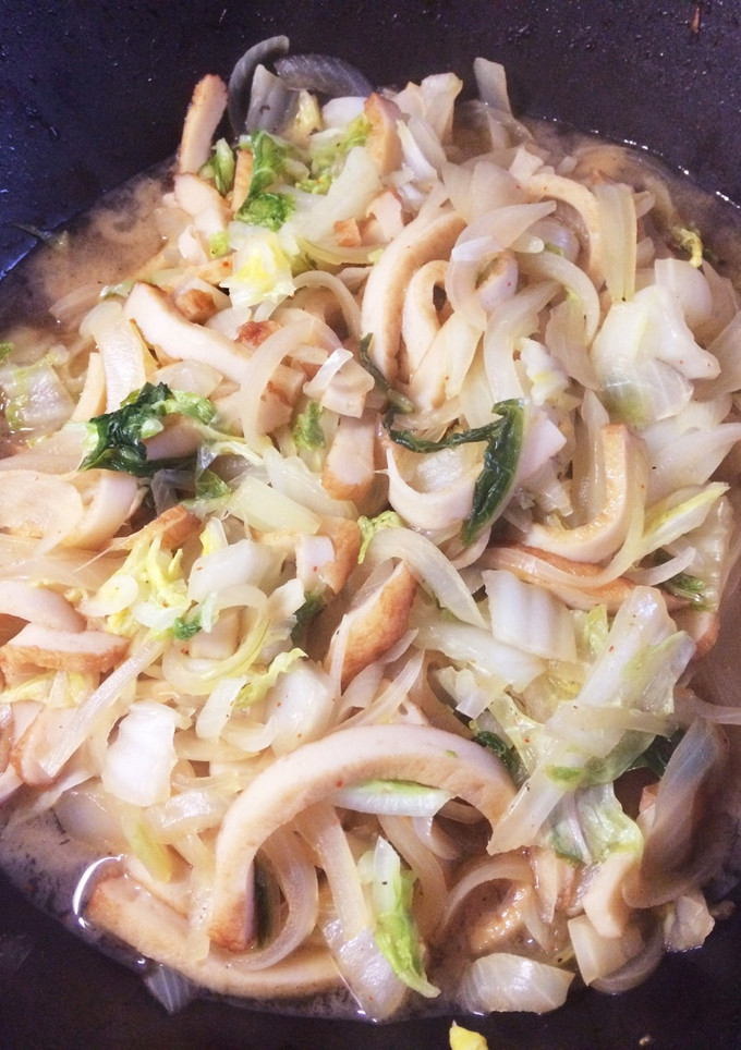 給料前白菜と玉ねぎと丸天炒め-レシピのメイン写真