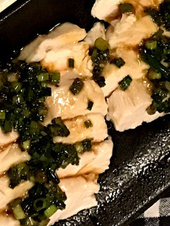 蒸し鶏のにんにくねぎ醤油だれ-レシピのメイン写真