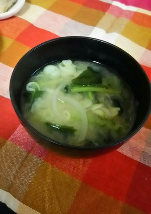 大根の茎と玉ねぎの味噌汁-レシピのメイン写真