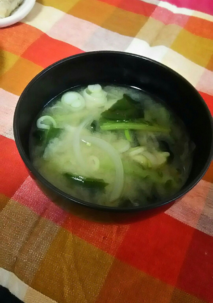 大根の茎と玉ねぎの味噌汁-レシピのメイン写真