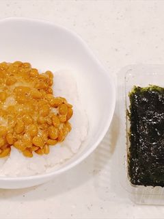 納豆ごはんを、韓国のりで巻いて食べる!-レシピのメイン写真