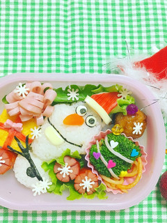 クリスマス風キャラ弁☆オラフサンタ弁当-レシピのメイン写真