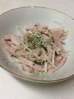 超簡単!節約!大根の皮でフレッシュサラダ-レシピのメイン写真