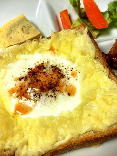 目玉焼きチーズトースト-レシピのメイン写真