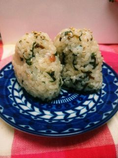 大葉と梅干しと塩昆布のおにぎり-レシピのメイン写真