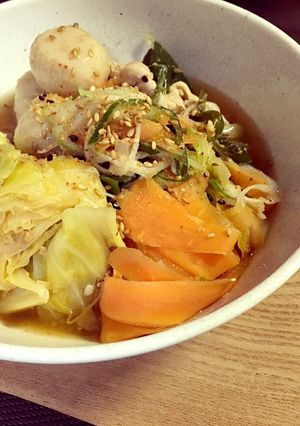 ごま油効かせた辛い鍋カンタンです〜-レシピのメイン写真