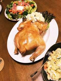 材料2つ 簡単丸鶏ローストチキン-レシピのメイン写真
