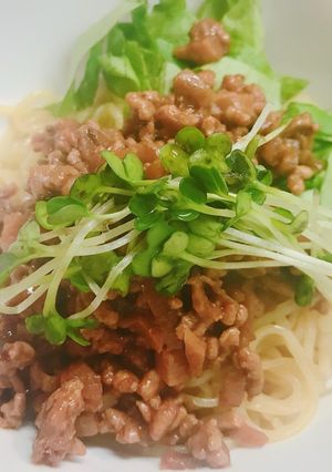 簡単!お昼ご飯に!熱々ジャージャー麺-レシピのメイン写真