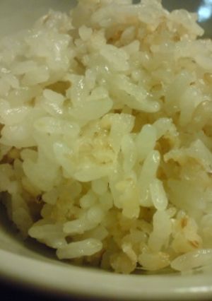 楽チンにヘルシー♪煎り玄米入り香ばしご飯-レシピのメイン写真