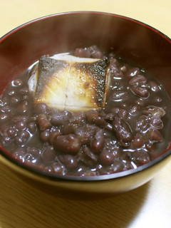 黒豆煮汁リメイク♪小豆の黒ぜんざい-レシピのメイン写真