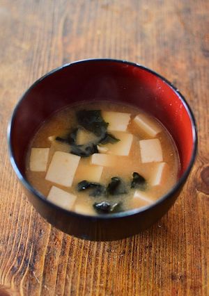 【基本】ワカメと豆腐のお味噌汁-レシピのメイン写真