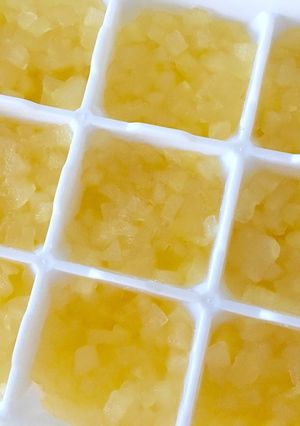 【離乳食*中期～】角切りリンゴ-レシピのメイン写真