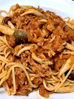 ツナとしめじのトマトソースパスタ-レシピのメイン写真