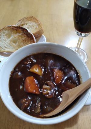 牛すじ　Wo　ビーフシチュー　Ni-レシピのメイン写真