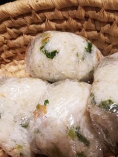 大根の葉でおにぎり♡-レシピのメイン写真