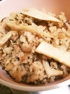 筍とマイタケの塩こんぶ炊き込みご飯-レシピのメイン写真