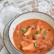鶏もも肉ときのこのトマトクリームソース煮