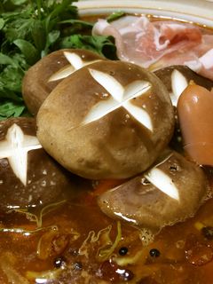 健康料理!辛さを調整できる薬膳中華火鍋-レシピのメイン写真