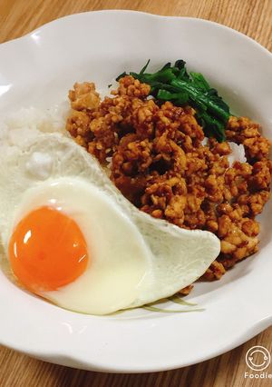 ランチに！鶏胸肉のひき肉で！味噌卵ご飯！-レシピのメイン写真