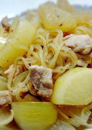 我が家自慢の味【大根と白滝と豚肉の煮物】-レシピのメイン写真