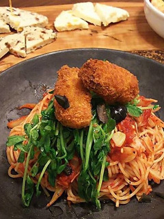 絶品!旬の牡蠣フライでトマトパスタ-レシピのメイン写真