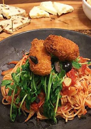 絶品！旬の牡蠣フライでトマトパスタ-レシピのメイン写真
