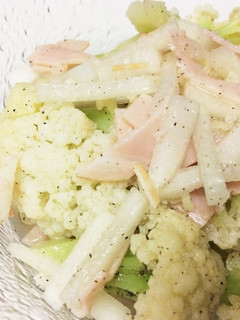 大根とカリフラワーのホワイトサラダ-レシピのメイン写真