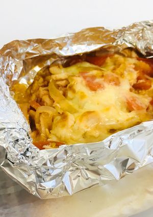 簡単！蒸し鶏でトマトとチーズのホイル焼き-レシピのメイン写真