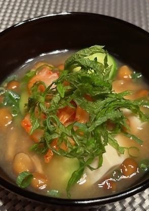 【夏バテ予防】冷やしても👌ピリ辛みそ汁-レシピのメイン写真