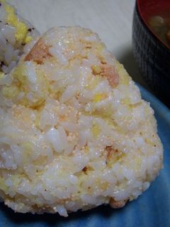 明太子&揚げ玉おにぎり(明太子天むす風)-レシピのメイン写真