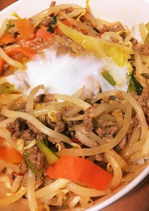 簡単！ピリ辛スタミナ丼♪-レシピのメイン写真