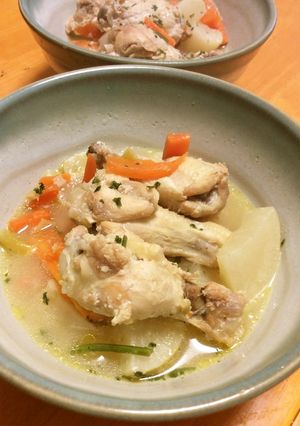 大根、人参、骨付鶏肉の生姜塩麹スープ-レシピのメイン写真