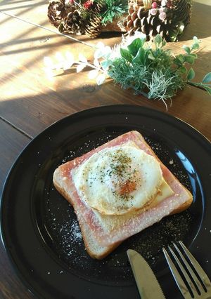 ベーコンチーズとろけるエッグトースト-レシピのメイン写真