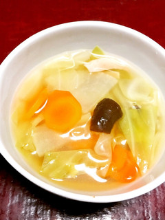 糖質オフ!白菜と椎茸のコンソメスープ-レシピのメイン写真
